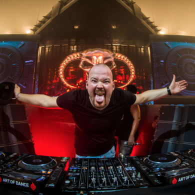 Watch the liveset of Dr. Peacock at Masters of Hardcore now!