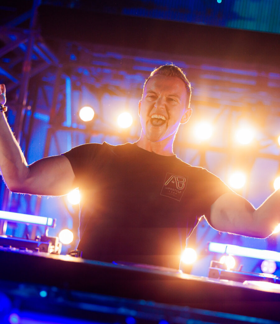 SPARK_20230930_145048_SUPREMACY_VB_9040